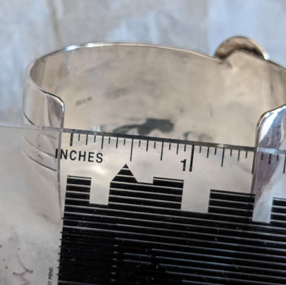 Antique, Navajo, STERLING SILVER MOP cuff bracelet - Picture 10 of 10